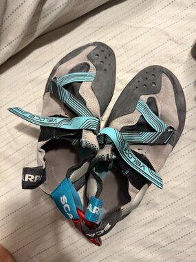 SCARPA Veloce Women's Climbing Shoe EU38 Light Grey/Maldive Indoor Gym Like New